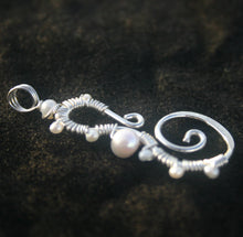 Load image into Gallery viewer, Seahorse - Sterling &amp; Pearls (Medium)